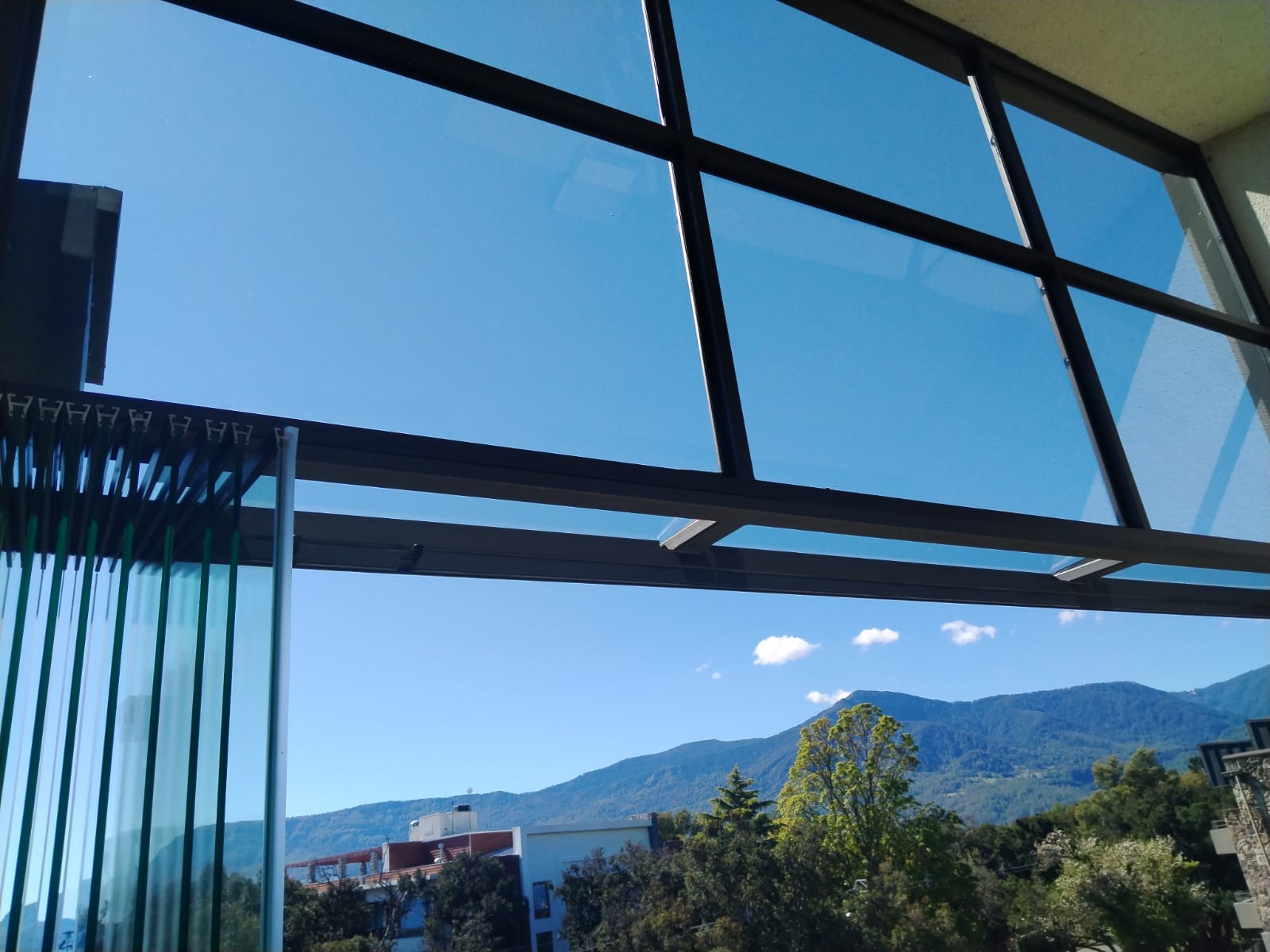 Lucarna techo de cristal